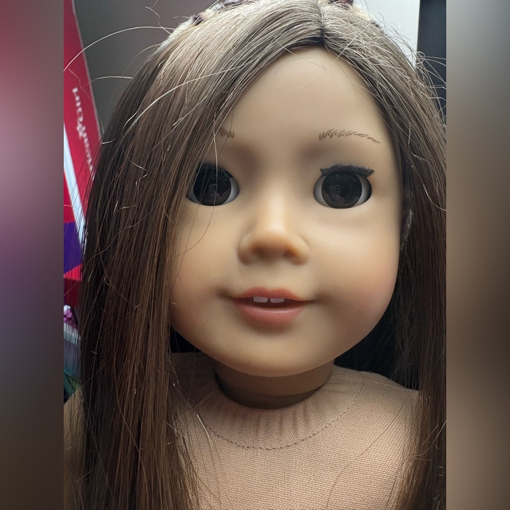 American girl. Brown hair brown eyes - Picture 5 of 12